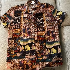 Hawaiian button up with very unique pattern